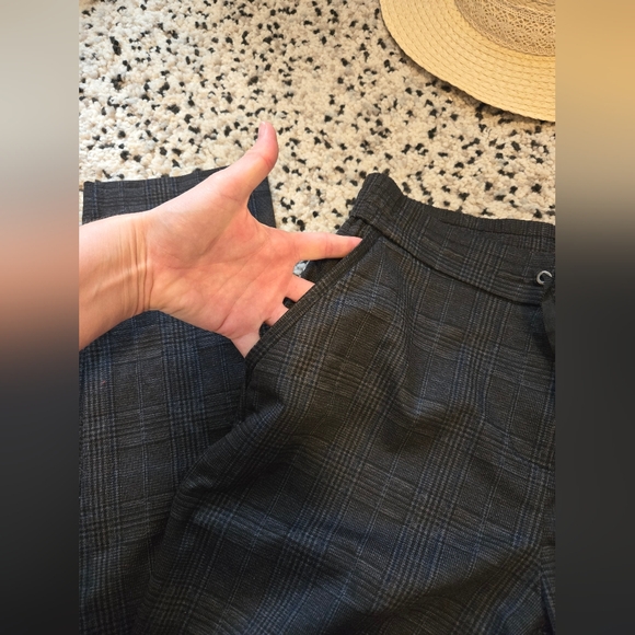 Reitmans drawstring dress pant. Size 8. Charcoal plaid. Straight leg. 4 pockets - Picture 5 of 13
